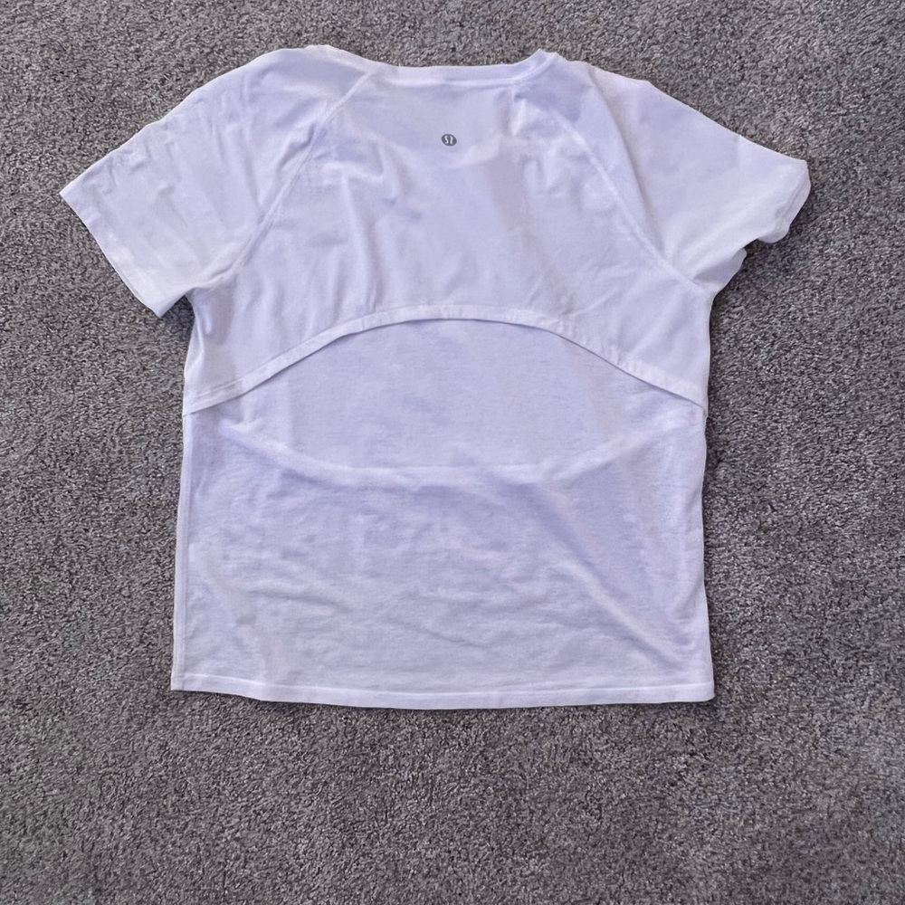RARE LULULEMON TOP - Picture 2 of 2
